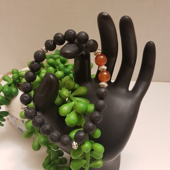 Black Lava Stone Diffuser Bracelet Unisex - Picture 4 of 6